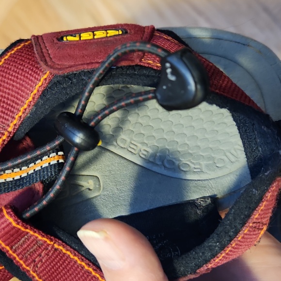 Keen Outdoor Hiking Waterproof Sandals Adjustable Lace Size 10 Maroon Burgundy - Picture 9 of 12